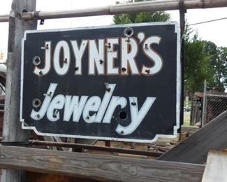 VIEW 2 CLOSEUP 34X22