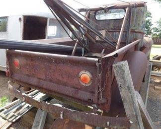 VIEW 3 BACKVIEW WRECKER