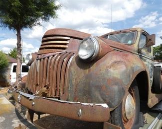 VIEW 5 FRONT VIEW WRECKER