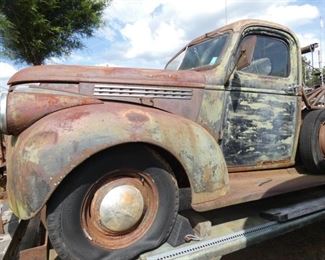 VIEW 7 CHEVROLET WRECKER