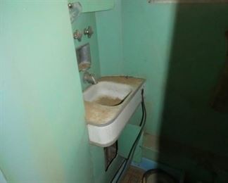 VIEW 12 INSIDE BATHROOM