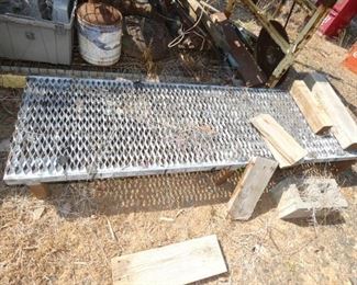 VIEW 2 CLOSEUP 7FT X 24