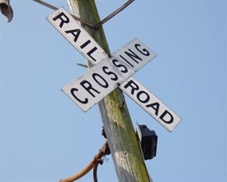 RR CROSSING SIGN