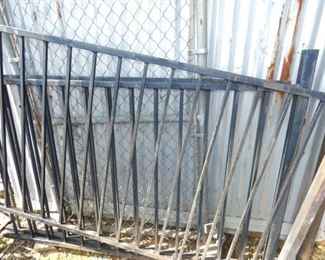 VIEW 5 4 1/2 FT. 31PC. IRON FENCING