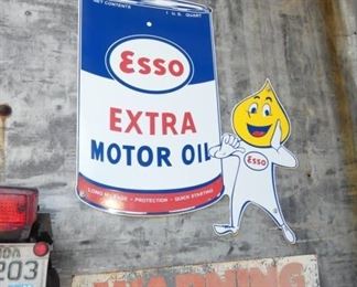 ESSO EXTRA SIGN