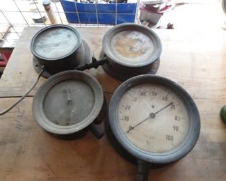 VARIOUS PRESSURE GAUGES