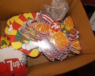 VIEW 3 7UP CARDBOARD