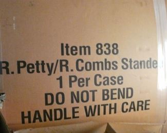 VIEW 2 CLOSEUP NOS PETTY STANDUP
