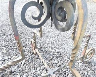 VIEW 3 CLOSEUP IRON BASE