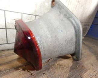 VIEW 3 OTHERSIDE TAG LIGHT