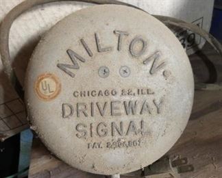 MILTON DRIVE WAY SIGNAL