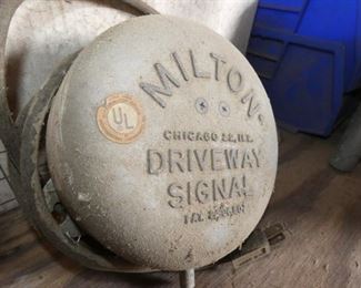 VIEW 2 CLOSEUP MILTON SIGNAL