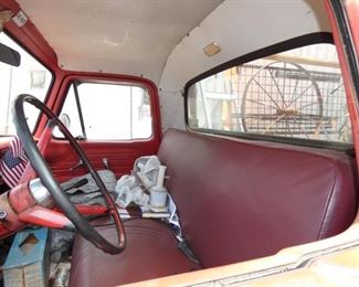 VIEW 16 CLOSEUP INTERIOR