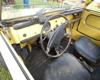 VIEW 10 CLOSEUP INTERIOR