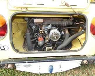 VIEW 15 ENGINE COMPARTMENT