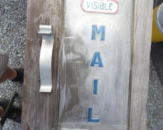 VISABLE EMB. MAILBOX W/ BRACKET