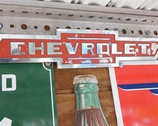 VIEW 2 CLOSEUP CHEVROLET EMBLEM, SIGNS