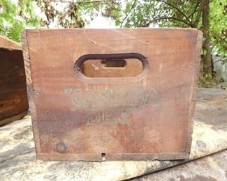 WOODEN CANADA DRY BOX