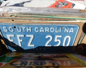 COLLECTION NUMEROUS LIC. TAGS