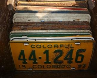 COLLECTION NUMEROUS LIC. TAGS