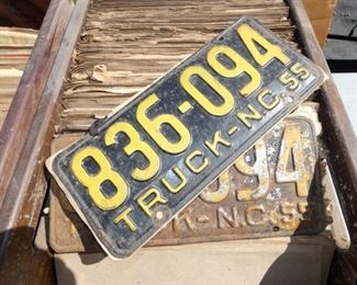 COLLECTION NUMEROUS LIC. TAGS