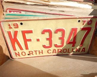 COLLECTION NUMEROUS LIC. TAGS