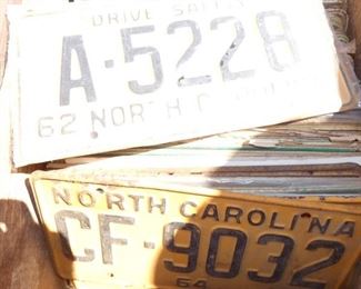 COLLECTION NUMEROUS LIC. TAGS