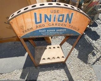 VIEW 3 UNION STORE DISPLAY