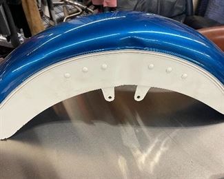 Harley fender with matching tank only one fender