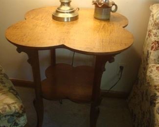 Antique cloverleaf table