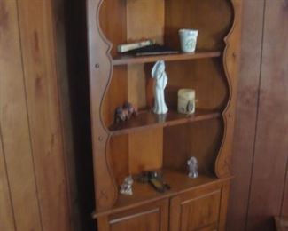 Solid maple cornercabinet