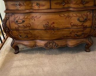 4 drawer - Bombay style potbelly dresser