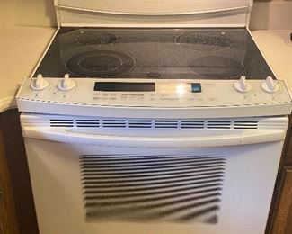 White Kitchenaide Convection Oven in good/used/working condition. Self cleaning oven. 