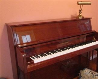 Console Piano well maintained