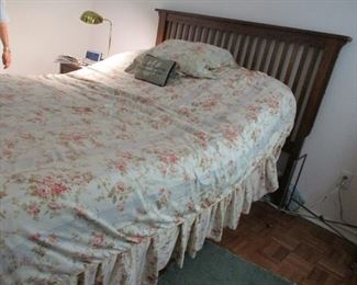Mission style Bed with adjustable Mattress frame, queen size