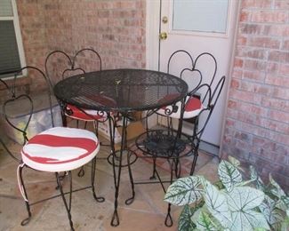 Iron Table with 4 Chairs