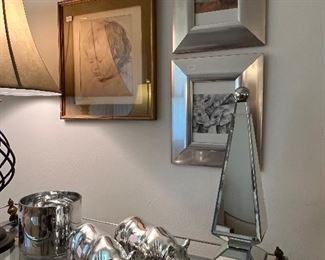 LOVELY GROUP OF DECORATIVE ART