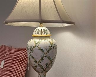 LOTS OF LOVELY LAMPS