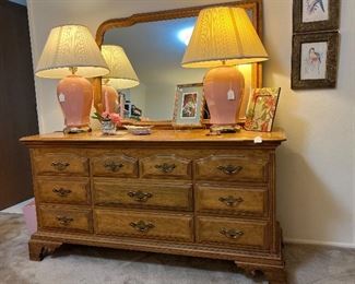 DRESSER WITH MIRROR AND MORE LAMPS