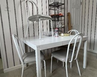KITCHEN TABLE AND CHAIRS