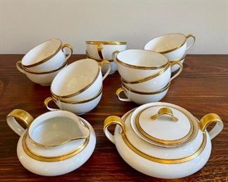 Vintage Theodore Haviland Limoges France White With Gold & Black To Rim Dinner Service Pieces, 94 PCS
Lot #: 3