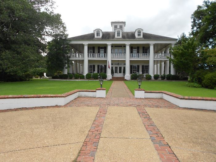 GRANDE 12,000 sq ft G'town Estate in Germantown, TN starts on 8/27/2022