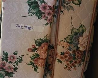 This set is in good condition and FREE!