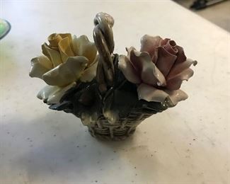 Capodimonte rose basket
