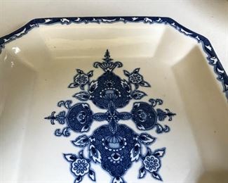 Blue & white square decorative dish