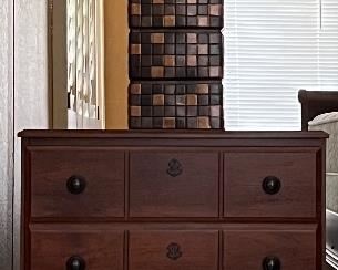 Ashley Queen Sleigh Bed w Underbed Storage, Dresser w Mirror, 1 Nightstand, Chest of Drawers/Media Center, Table Lamp