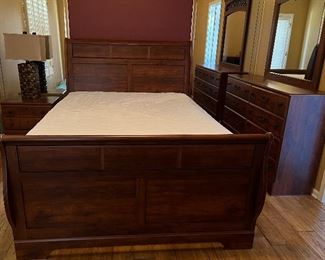 Ashley Queen Sleigh Bed w Underbed Storage, Dresser w Mirror, 1 Nightstand, Chest of Drawers