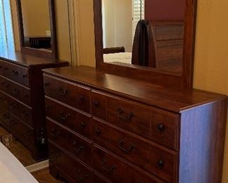 Ashley Queen Sleigh Bed w Underbed Storage, Dresser w Mirror, 1 Nightstand, Chest of Drawers