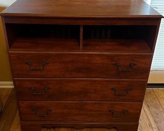 Ashley Queen Sleigh Bed w Underbed Storage, Dresser w Mirror, 1 Nightstand, Chest of Drawers/Media Center