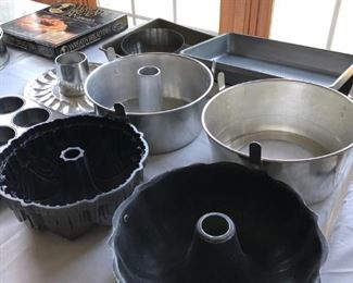 BAKING PANS